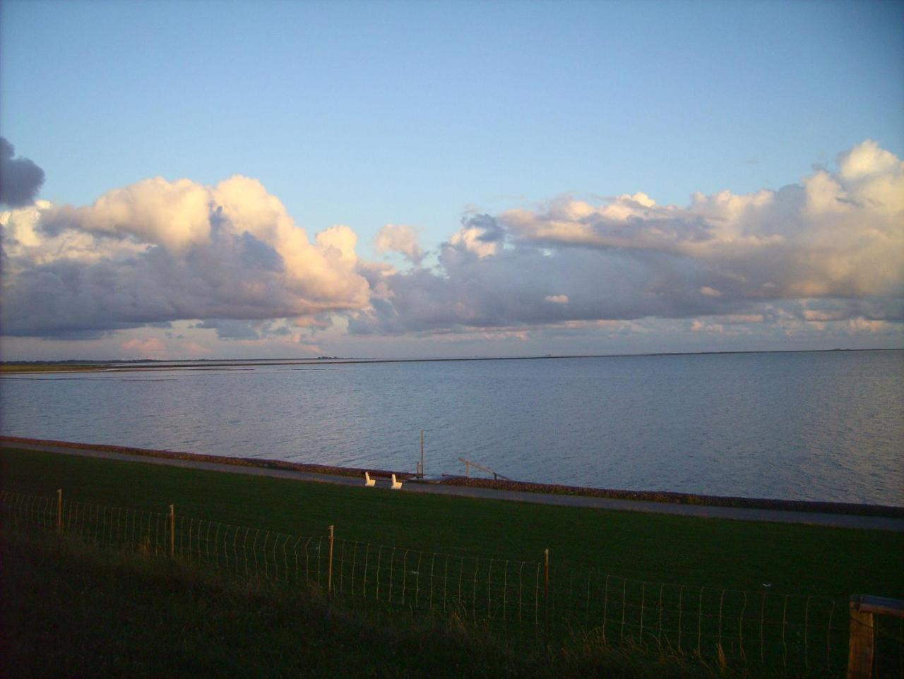 Haus-Halligblick-Ferienwohnung-Hamburger-Hallig Dagebüll エクステリア 写真